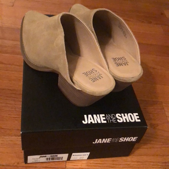 NWT 🎉 tan boot mules - Picture 3 of 5